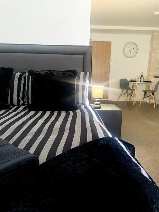 #215 1 Bed Serviced Apartment Ντέρμπι Εξωτερικό φωτογραφία