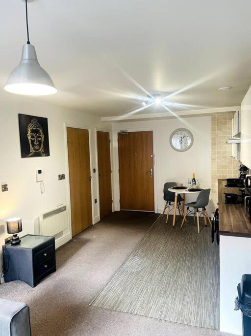 #215 1 Bed Serviced Apartment Ντέρμπι Εξωτερικό φωτογραφία
